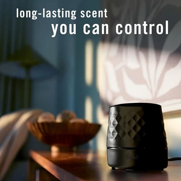 Febreze Black Plug-In Scent Diffuser - Picture 4 of 10